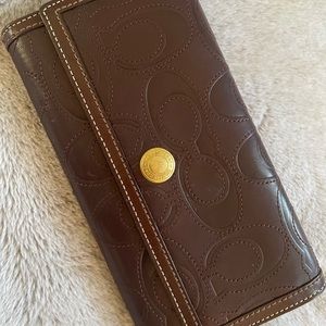 Coach Leather Logo-Embossed Wallet